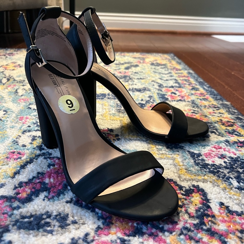 Katarina Black ankle strap heels by Call It Spring size 9